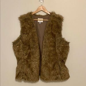 XXL•Old Navy•Fur Vest
